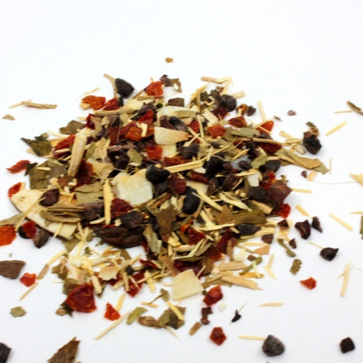 Tisane L'Éveil cacao ginseng ginkgo noix de coco — Les Thés Fuji Mélange de tisane L'Éveil avec fèves de cacao ginseng ginkgo noix de coco grillée et églantier